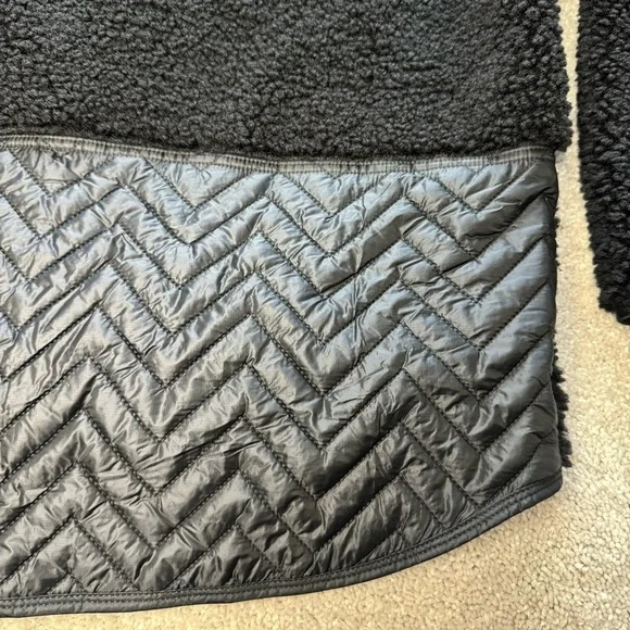 NWOT Athleta Warm Cozy Sherpa Quarter Snap Sweatshirt Pullover Black with Quilt - Picture 8 of 16